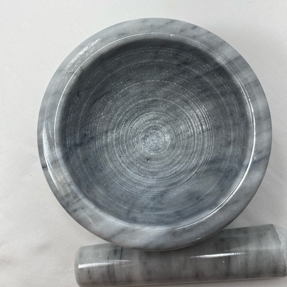 Marble mortar and pestle, crushing grinding herbs, spices nutmeats - Picture 4 of 16